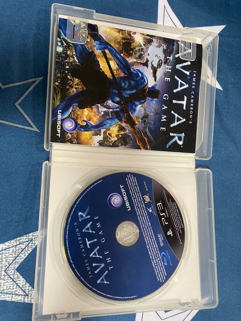 Avatar the game ps3 （分類：PlayStation）位於 Hong Kong。 由 gtrscaneve 提交（商品編號 1457221530，圖片 3）。簡介： Hey there! Up for grabs is the awesome "Avatar: The Game" for PlayStation 3. Dive into the epic world of Pandora and experience the story from both sides - as a Na'vi warrior or a human soldier. This is the original Blu-ray disc version, ready to bring the action to your PS3. Perfect for fans of the movie and action-adventure games!。