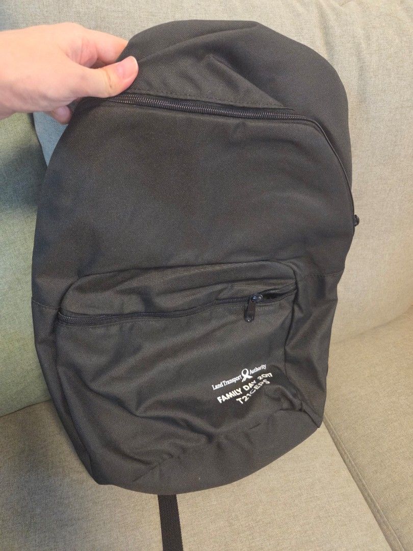 Backpack (Category: Backpacks) located in Singapore. Submitted by kathy8 (Listing ID 1457250629, Image 3). Description: .