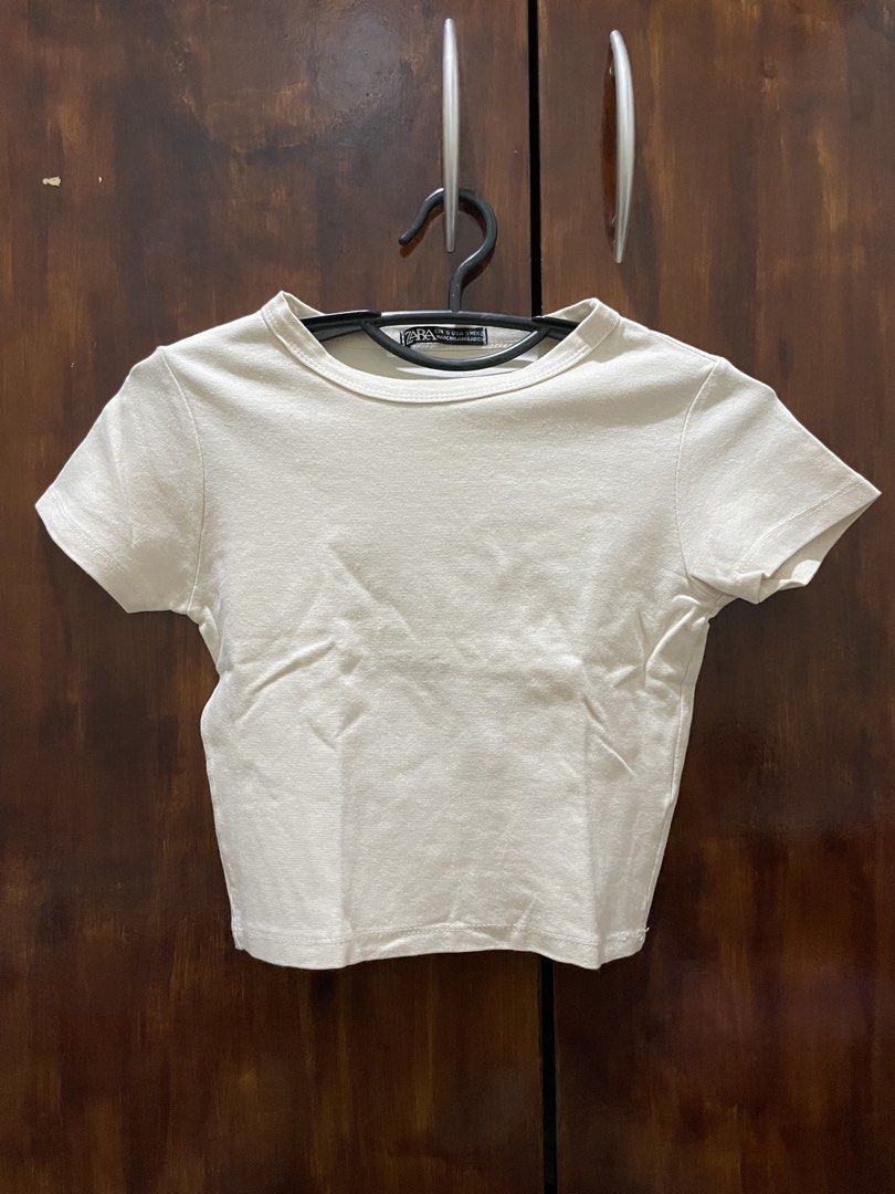 Basic Crop Top (Category: Shirts) located in Manila. Submitted by airaaaac (Listing ID 1457209909, Image 1). Description: Selling this as set for 200. Best fit for Small body frame. .