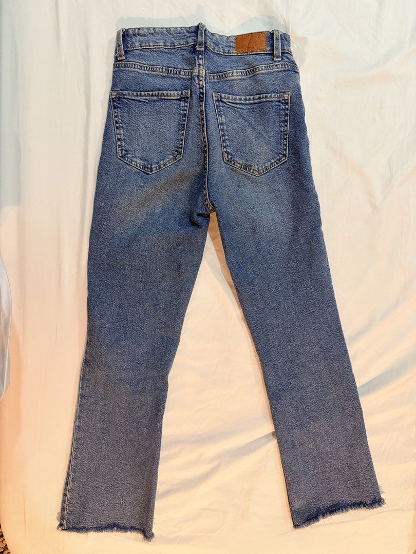 Bershka Cropped Flare Denim Jeans (Category: Jeans) located in Cebu City. Submitted by declutteringduo007 (Listing ID 1457256776, Image 3). Description: Length 35 inches Like new, used only a few times .