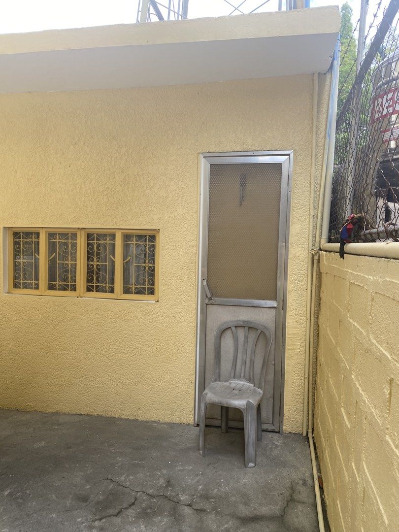 BF Homes House for Sale (Category: House & Lot) located in Paranaque City. Submitted by evo_s (Listing ID 1457324220, Image 3). Description: House for Sale: Tropical Avenue, BF Parañaque Lot Area: 280 square meters Building/working area: 260.5 Frontage: 14m Depth: 20m 2nd floor: Master’s bedroom with en suite bathroom and closet area, 2 bedrooms with built-in closets, another full bathroom, family area 1st floor: Living room with cathedral ceilin