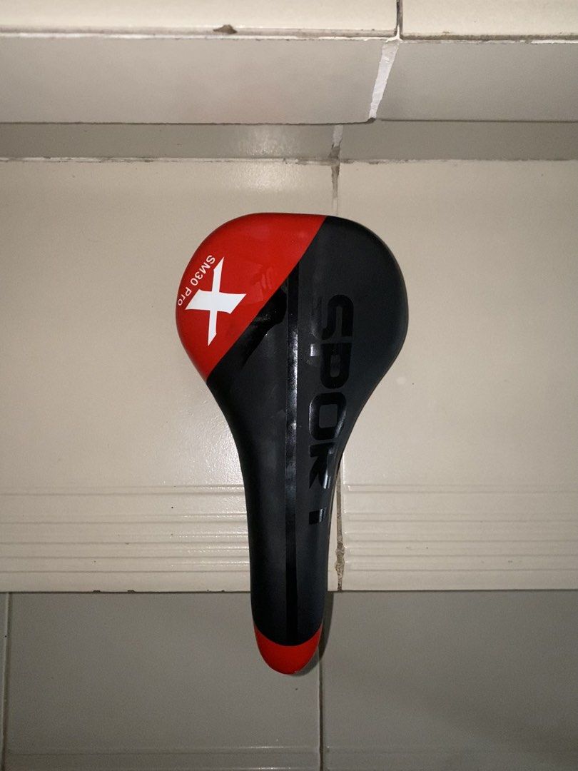 Bike Saddle (Category: Bicycles) located in Manila. Submitted by gian.fernandez (Listing ID 1457205066, Image 1). Description: Rush!! Negotiatable pa sa sure buyer.