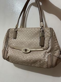 (Kategori: ) berada di . Dikirim oleh bevilss79 (ID iklan 1457289165, Gambar 1). Deskripsi: .