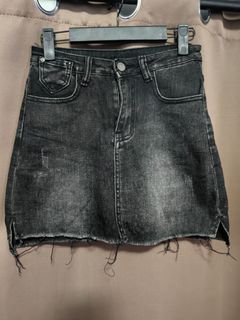 (Category: ) located in . Submitted by aemcloset (Listing ID 1457262276, Image 1). Description: .