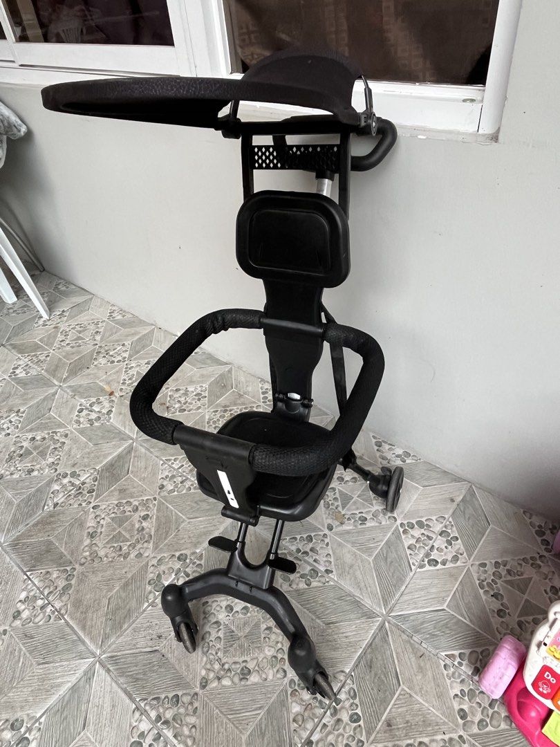 Black Lightweight Baby Stroller with Canopy (Category: Strollers) located in Marikina City. Submitted by ao_au (Listing ID 1457230271, Image 1). Description: - Lightweight black baby stroller - Canopy for sun protection - Padded seat and handlebars for ultimate comfort - Smooth-rolling wheels for easy maneuverability - Perfect for convenient outings with your little one.