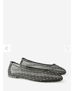 (Category: ) located in . Submitted by z.wardrobe (Listing ID 1457195057, Image 1). Description: .