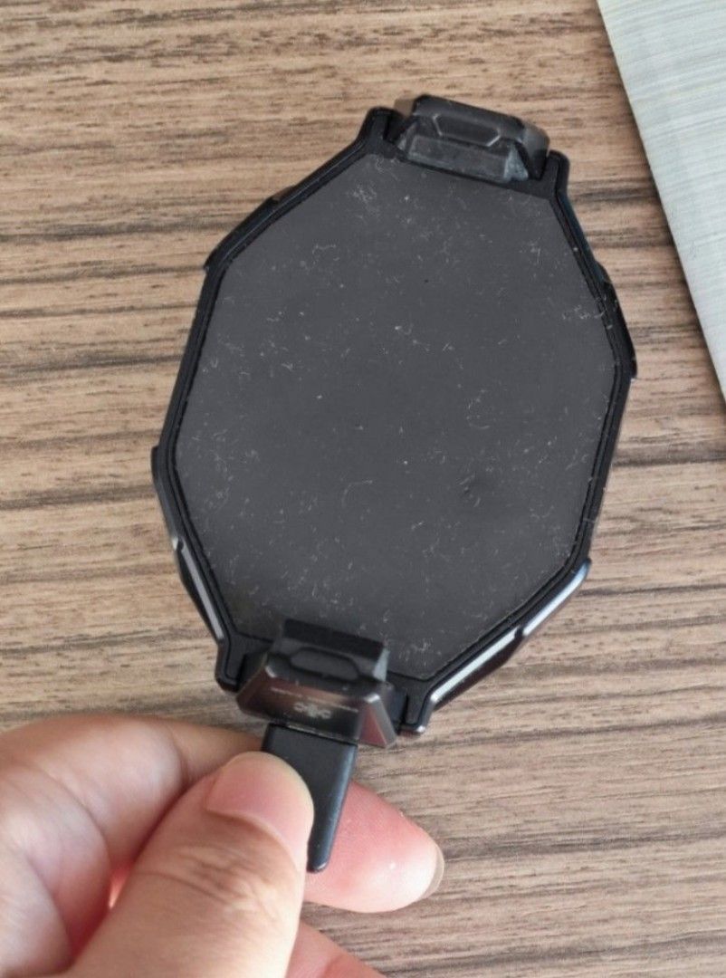 Black Shark 手機半导体散熱器2pro （分類：風扇）位於 Hong Kong。 由 oddeagle_4848d4 提交（商品編號 1457314163，圖片 2）。簡介： 冇跌冇花，要盒加10蚊。夾係手機後面，打機唔怕熱。有埋 RGB 燈，睇落幾型。有 USB 線，夾位有唔同尺寸嘅配件。。