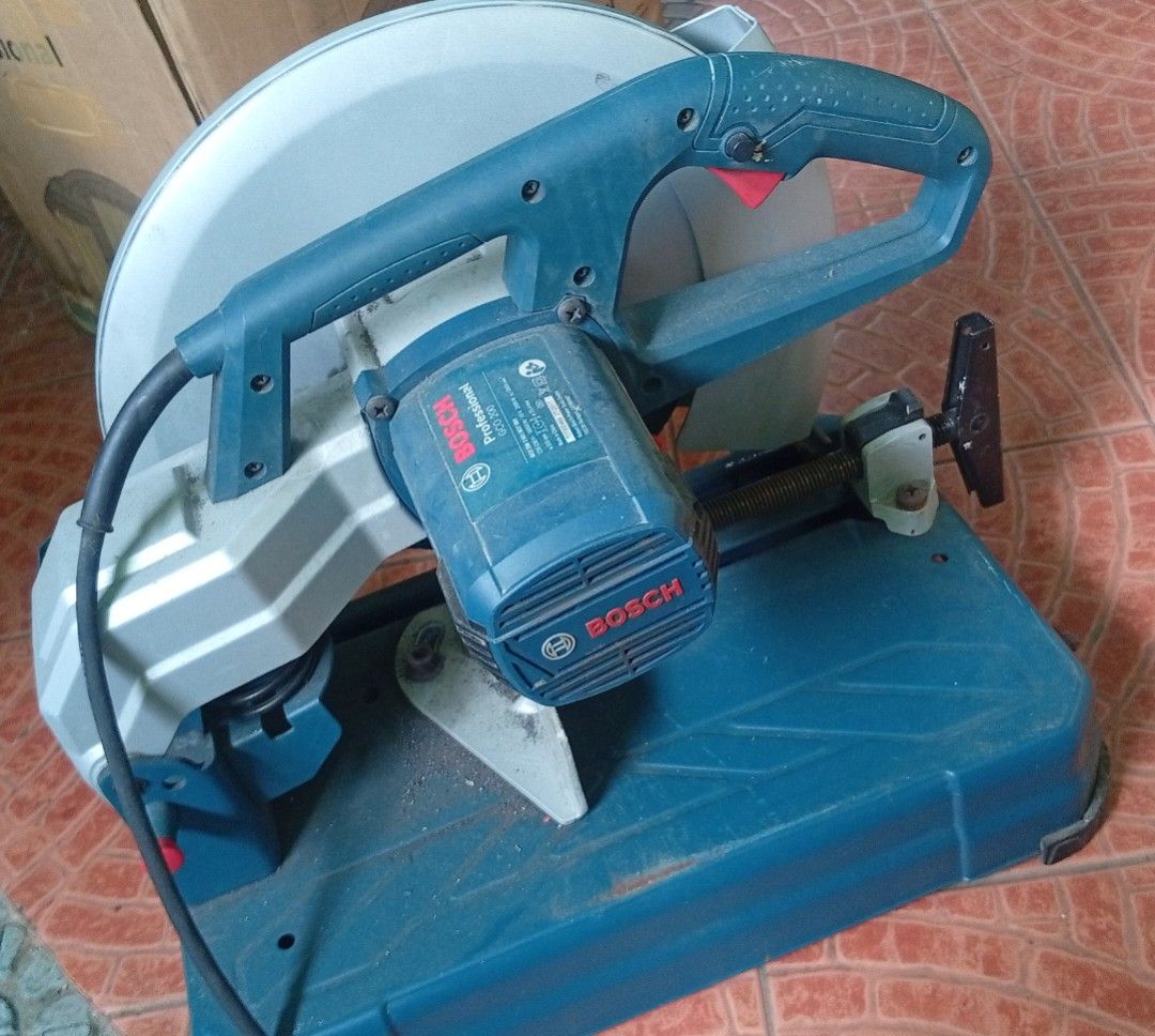 Original BOSCH 220/230 CUT OFF SAW (Category: Construction Tools & Equipment) located in Cainta. Submitted by lau67 (Listing ID 1455372357, Image 1). Description: similar to above picture. cainta greenland cainta rizal .