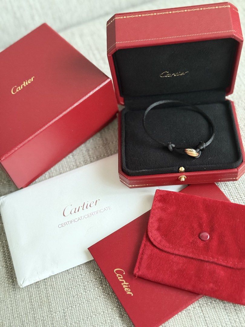Cartier Trinity Bracelet （分類：飾物及配件）位於 Hong Kong。 由 roseeeee12 提交（商品編號 1457219451，圖片 3）。簡介： ✔️ Cartier Trinity Bracelet ✔️ Original box / certificate / packaging。