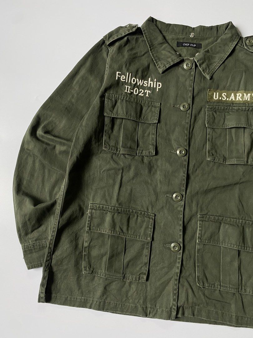 Chip Clip U.S. Army Military Field Jacket (Category: Coats, Jackets and Outerwear) located in Baguio. Submitted by the_gunstore (Listing ID 1457211966, Image 3). Description: Size tagged: L Issue: None Width:19.5 Length:25.5 Shoulder:16 Sleeve:23.5.