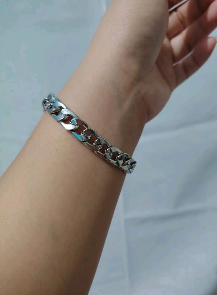 Chrome Hearts Bracelet 20cm (Category: Bracelets) located in Manila. Submitted by thrifty_cool (Listing ID 1457147895, Image 2). Description: with stamp and medyo heavy siya authtenticity not guaranteed .