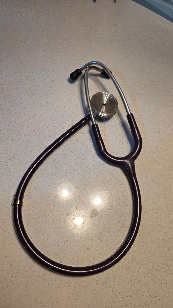 Classic littmann III Purple Stethoscope (Category: Medical Supplies & Tools) located in Iloilo. Submitted by stellas21 (Listing ID 1457209518, Image 2). Description: issue: you have to buy a bell and diaphragm no box .