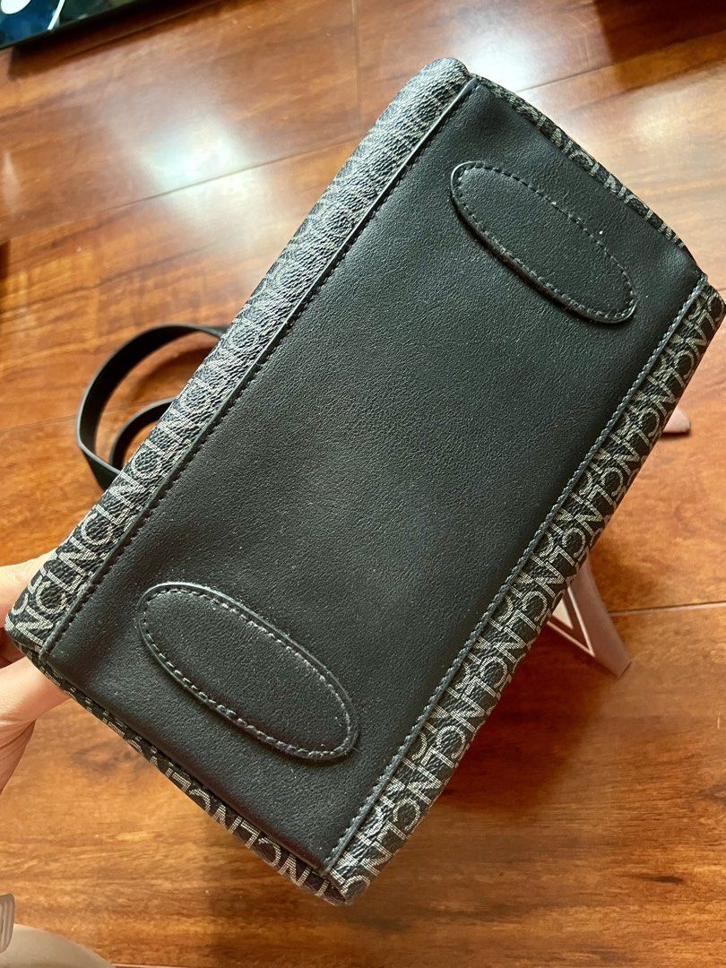 CLN bag (Category: Tote Bags) located in Paranaque City. Submitted by junice_lupena (Listing ID 1457247316, Image 2). Description: Rfs: declutter No sling strap.