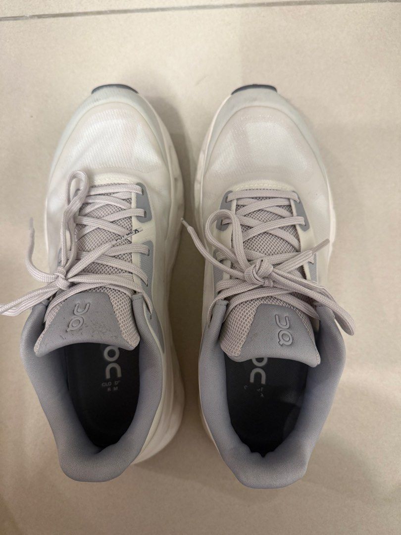 ONCLOUD Cloudtilt Remix Size US 7 Women’s (Category: Sneakers) located in Quezon City. Submitted by bibiqueen (Listing ID 1457142853, Image 1). Description: Cloudtilt size women’s US 7.5 Color alloy and ivory Used 3x Bought at Footlocker Rockwell RFS - too big for me Pick up in Makati City.