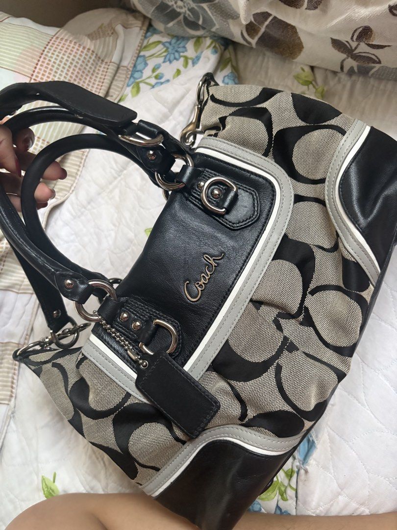 Coach Ashley Satchel (Category: Luxury Bags & Wallets) located in Manila. Submitted by swiftowl_d8e576 (Listing ID 1457197550, Image 2). Description: Authentic coach bag.