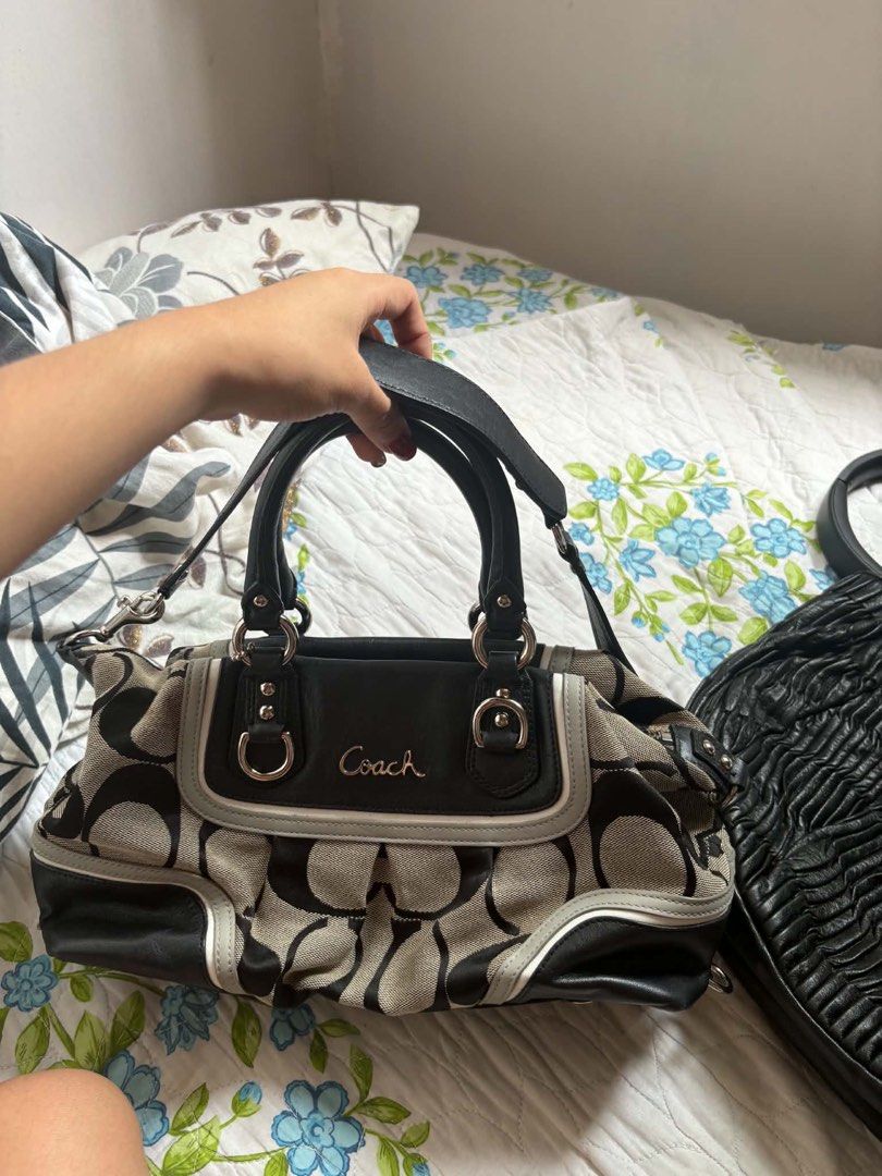 Coach Ashley Satchel (Category: Luxury Bags & Wallets) located in Manila. Submitted by swiftowl_d8e576 (Listing ID 1457197550, Image 1). Description: Authentic coach bag.