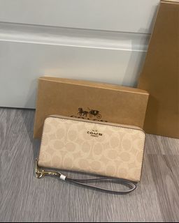 (Category: ) located in . Submitted by premiumoutlets. (Listing ID 1457293101, Image 1). Description: .