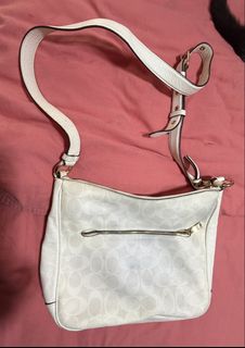 (Category: ) located in . Submitted by rina7777 (Listing ID 1457249114, Image 1). Description: .