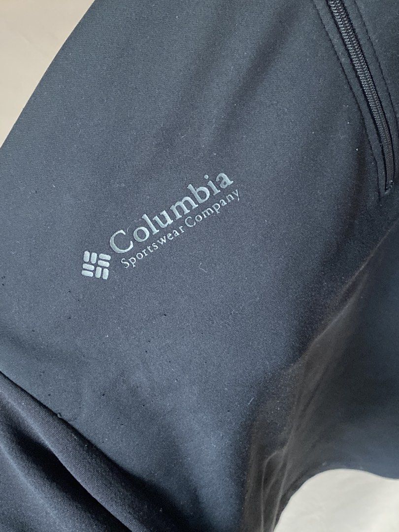 Columbia Pullover 1/4 Zip Men's L Black (Category: Coats, Jackets and Outerwear) located in Makati City. Submitted by dcltering_unicorn (Listing ID 1457321710, Image 3). Description: ♡ 𝙖𝙗𝙤𝙪𝙩 𝙩𝙝𝙚 𝙞𝙩𝙚𝙢 ♡ ✿ brand: Columbia ✿ size: L (length: 28 in ; width: 22.5 in) ✿ color: black ✿ style: quarter zip, pullover ✿ perfect for hiking ✿ issues: sign of usage (see photos) ✿ rfs: decluttering, too many sweaters ♡ 𝙥𝙖𝙮𝙢𝙚𝙣𝙩 & 𝙙𝙚𝙡𝙞𝙫𝙚�