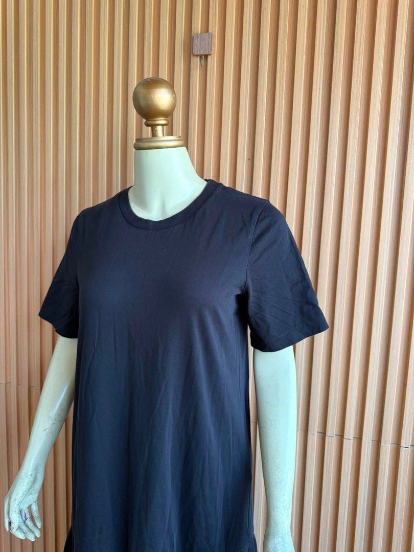 Cos (Category: Dresses) located in Lipa City. Submitted by thyra06 (Listing ID 1457172241, Image 3). Description: Cos maxi dress doo nice good as new S/M fits stretch.