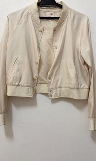 (Category: ) located in . Submitted by lovewith.preloved (Listing ID 1457244668, Image 1). Description: .