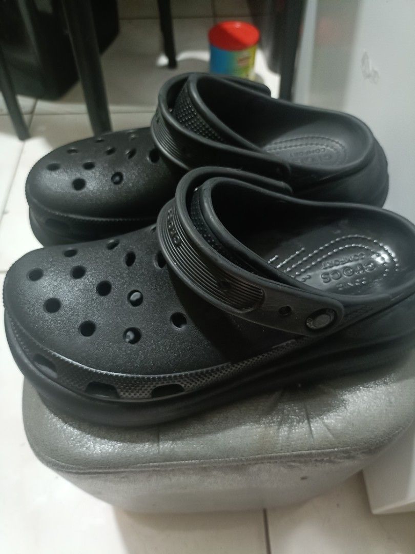 Crocs Classic Platform Clogs Black (Category: Slippers and slides) located in Manila. Submitted by sevrie0000 (Listing ID 1455698076, Image 2). Description: - Black Crocs Classic Platform Clogs - Platform style for added height - Classic Crocs comfort with a chunky sole - Easy slip-on design - Ideal for everyday wear - Authentic product from an official distributor Preloved and used a few times, dinapo nagagamit na stock nalang, size W8 po ito no