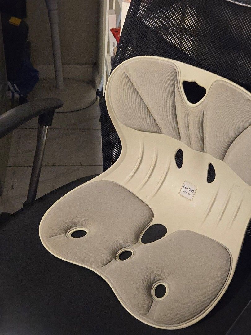 Curble Posture Chair Cushion - Back Support (Category: Braces, Support & Protection) located in Quezon City. Submitted by cchescaa (Listing ID 1457277431, Image 2). Description: - Enhances sitting posture - Ergonomic design for maximum comfort - Universally fits most chairs - Ideal for office and home use Curble Wide. Price is negotiable.