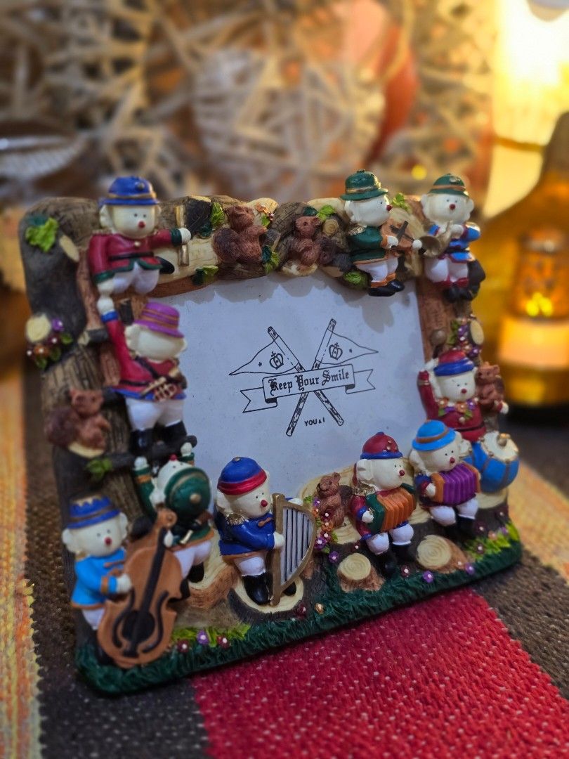 Detailed Whimsical Colours Picture Frame (Category: Frames & Pictures) located in Taguig. Submitted by themessynook (Listing ID 1457319598, Image 2). Description: .