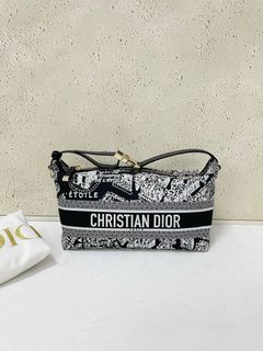 (Category: ) located in . Submitted by jscollectionbags (Listing ID 1457220843, Image 1). Description: .