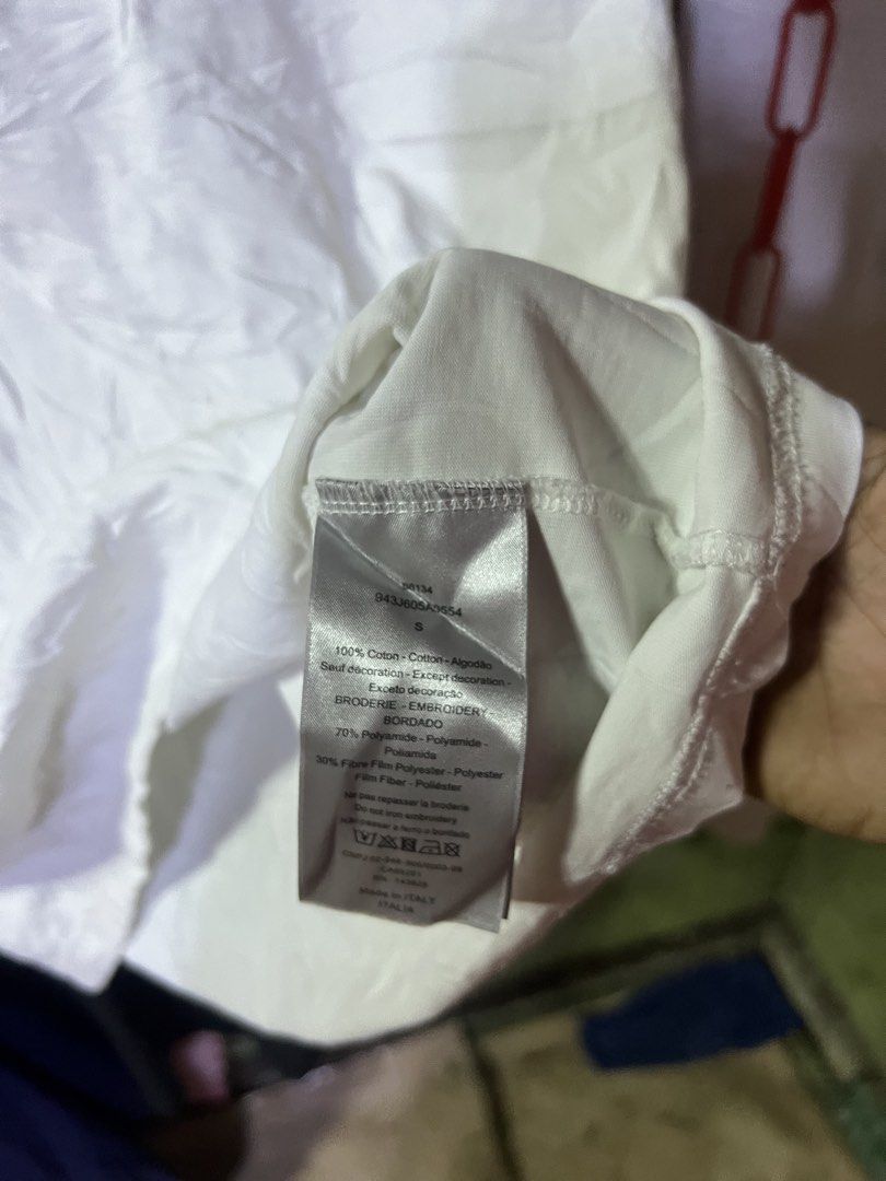 DIOR WHITE SHIRT (Category: Activewear) located in Balamban. Submitted by jersey033 (Listing ID 1457233802, Image 3). Description: Excellent condition No issue COLORATE 9.5/10 27/21 dimes .