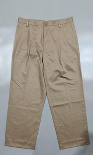 (Category: ) located in . Submitted by aydenthriftwear (Listing ID 1457275503, Image 1). Description: .