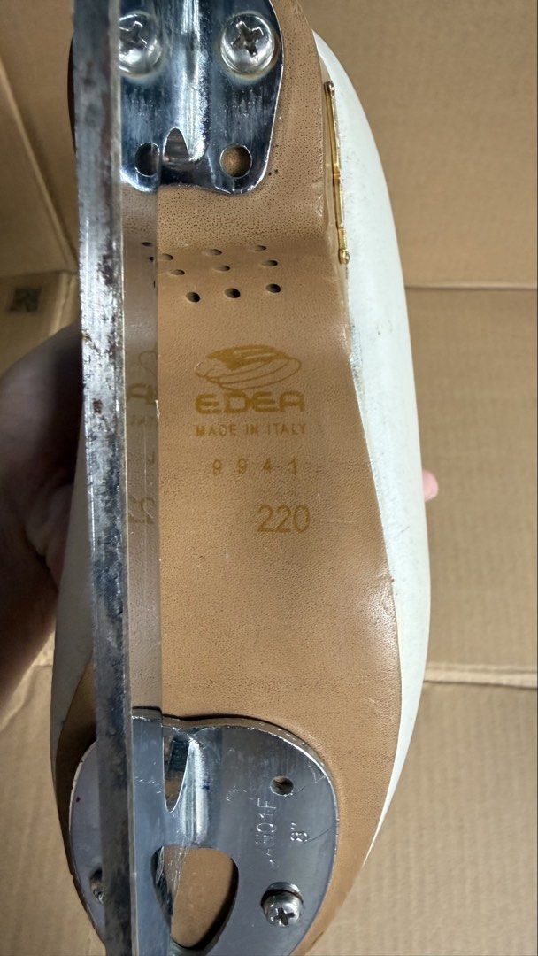 Edea Ice Skates Size 220 Made in Italy (Category: Skates, Rollerblades & Scooters) located in Imus. Submitted by samx_x (Listing ID 1457194776, Image 2). Description: - White Edea figure skates - Size 220 - Made in Italy - Blades are attached - Ready for the ice.