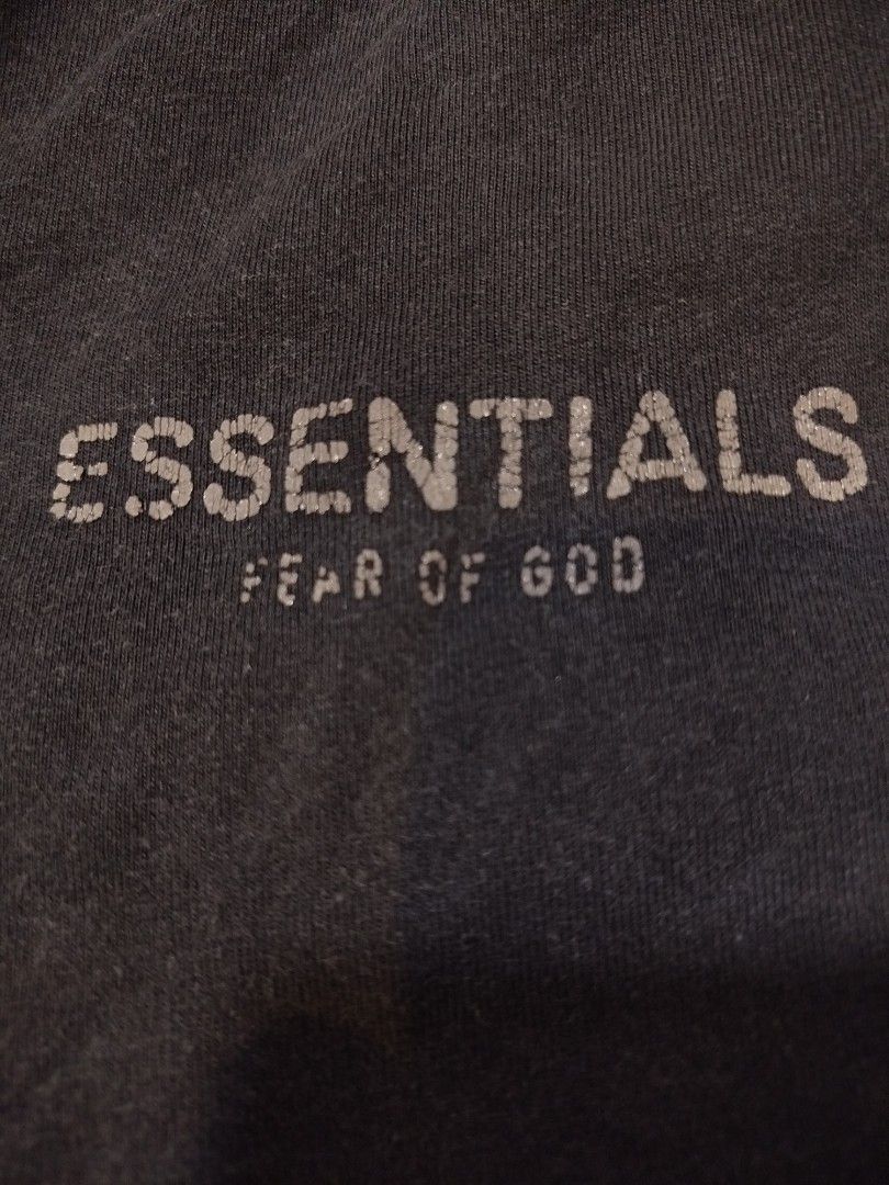 ESSENTIAL SHORT (Category: Shorts) located in Antipolo. Submitted by goods_thrift (Listing ID 1457257612, Image 3). Description: Essential short color black issue crack prints colorate 9/10 size meduim on tag.
