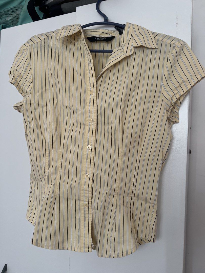 Express Yellow Pinstripe Short Sleeve Button-Up Blouse (Category: Blouses) located in Rizal. Submitted by juwostar (Listing ID 1457216774, Image 3). Description: - very nice when worn! - stretchable yung sides niya - the material is good - used it once lang.