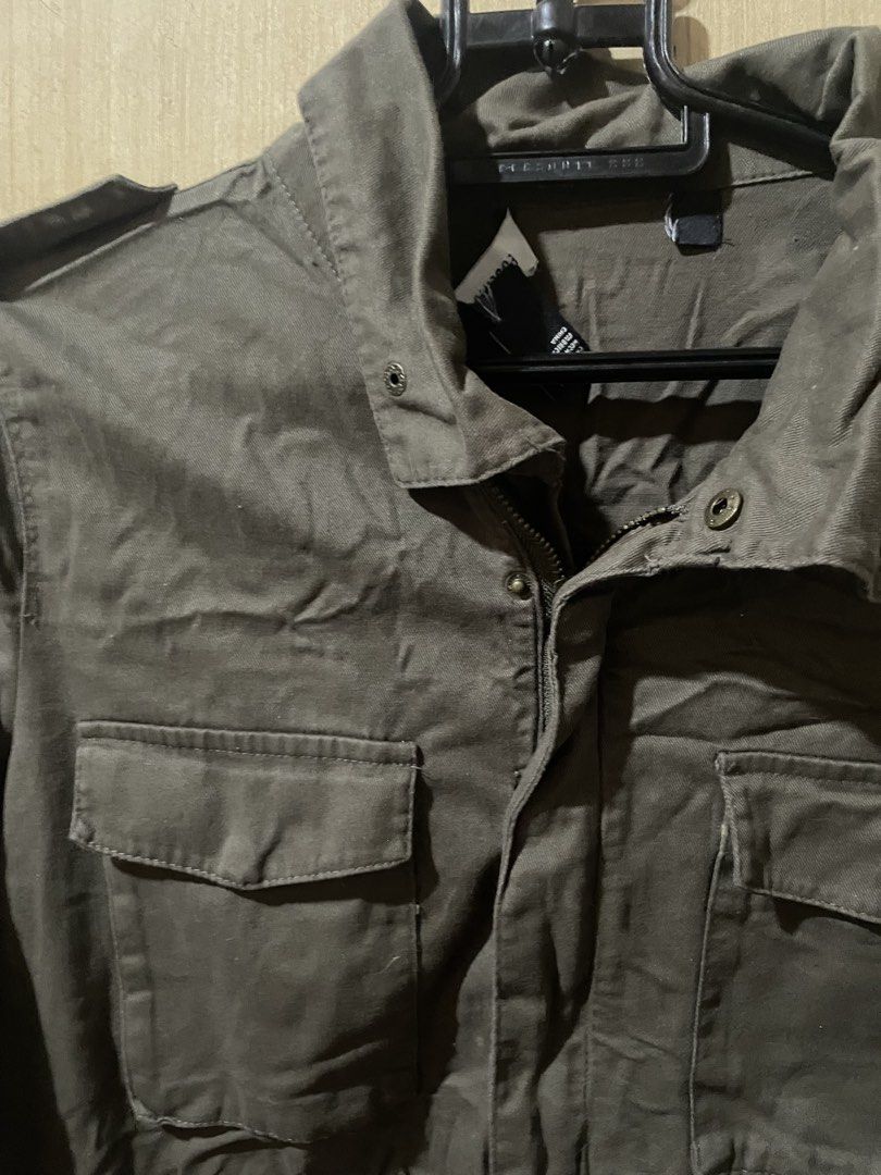Forever 21 Jacket (Category: Coats, Jackets and Outerwear) located in Valenzuela. Submitted by miesesells (Listing ID 1457269954, Image 2). Description: Large on tag Dm for up close picture MOD lalamove MOP maribank/gcash.