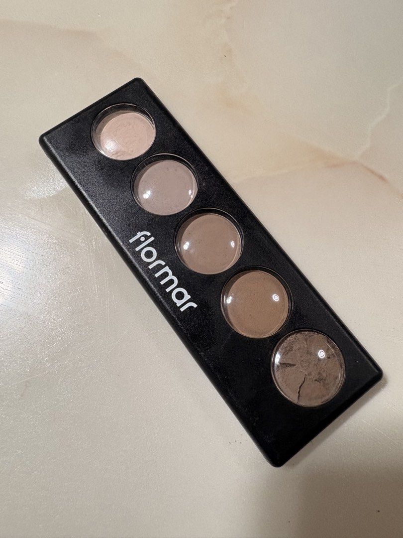 FREE- Flormar Eyeshadow Palette and Mascara (Category: Makeup) located in San Juan City. Submitted by mightyyyyy (Listing ID 1457164251, Image 3). Description: Expired makeup ‼️‼️‼️ - Flormar Eyeshadow Palette: 5 versatile neutral shades. - Flormar Mascara: Shade 004 Dark Brown. - Note: Eyeshadow palette has minor powder fallout in the last shade.
