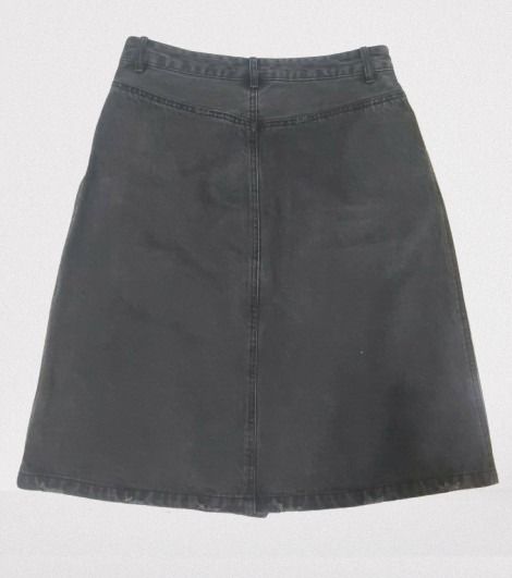 PULL & BEAR Grey Button-Up Denim Midi Skirt with "Make it Happen" Embroidery (Category: Skirts) located in Davao. Submitted by rosewyn (Listing ID 1457259689, Image 2). Description: - Grey denim midi skirt - Button-up front - "Make it Happen" embroidery on left pocket - A-line silhouette - Approximately 24 inches in length - Ideal for casual wear - NEW CONDITION - NO ISSUES.