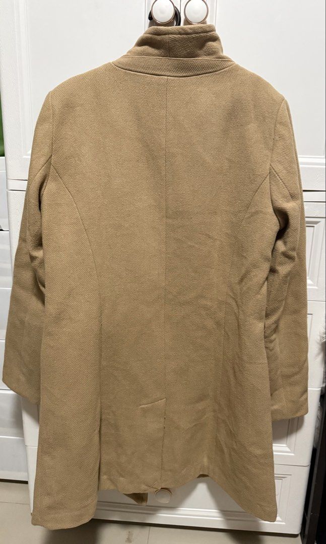 Guess Autumn/Winter Coat (Med-Large) (Category: Coats, Jackets and Outerwear) located in San Fernando. Submitted by annieprelovedshop (Listing ID 1457317712, Image 2). Description: Original Guess Coat .