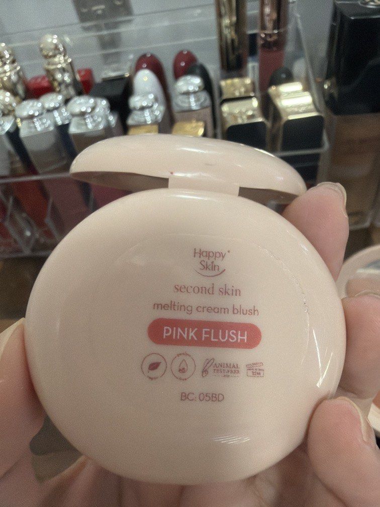 Happy Skin Melting Cream Blush (Category: Makeup) located in Bulacan. Submitted by karisma_noverra (Listing ID 1457142609, Image 2). Description: Soft peony Pink flush Very nice and demure ng colors I have to many blushes dko nagagamit 260 each 500 for both.