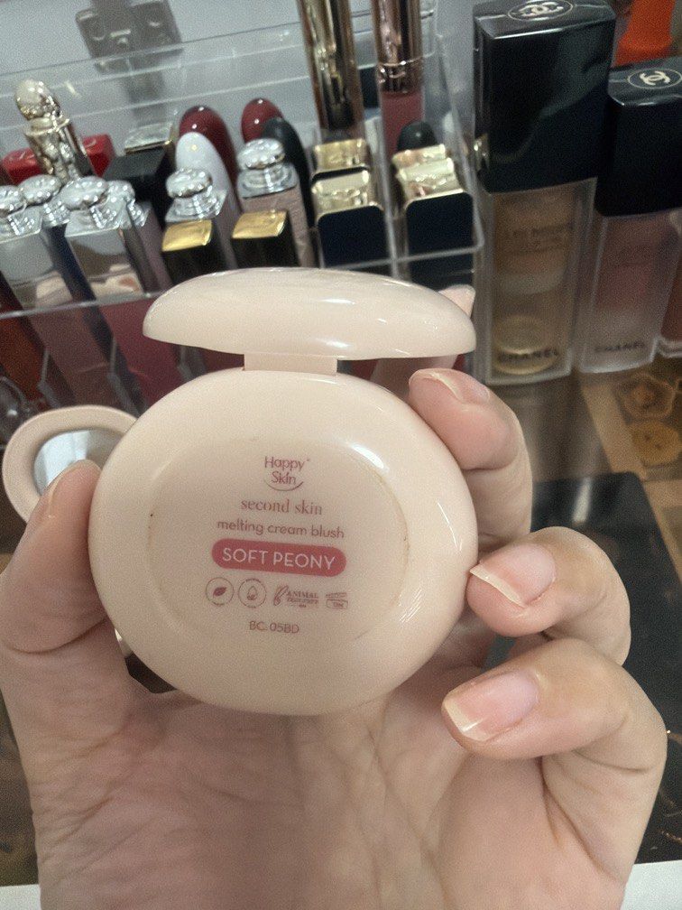 Happy Skin Melting Cream Blush (Category: Makeup) located in Bulacan. Submitted by karisma_noverra (Listing ID 1457142609, Image 3). Description: Soft peony Pink flush Very nice and demure ng colors I have to many blushes dko nagagamit 260 each 500 for both.