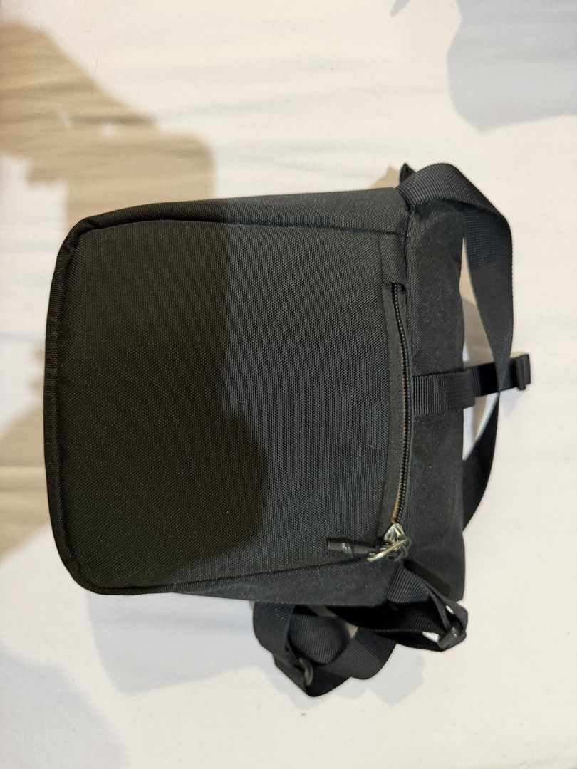 Hellolulu Nigel Compact Camera Bag (Category: Cross-body Bags) located in Singapore. Submitted by thekneecap (Listing ID 1457190613, Image 3). Description: Sling bag that can be used as camera bag. Divider inside is removable. The lining has protective cushioning .