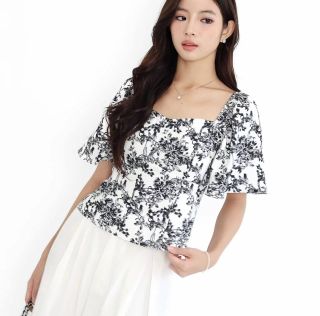 (Category: ) located in . Submitted by pochaccocloset (Listing ID 1457159082, Image 1). Description: .
