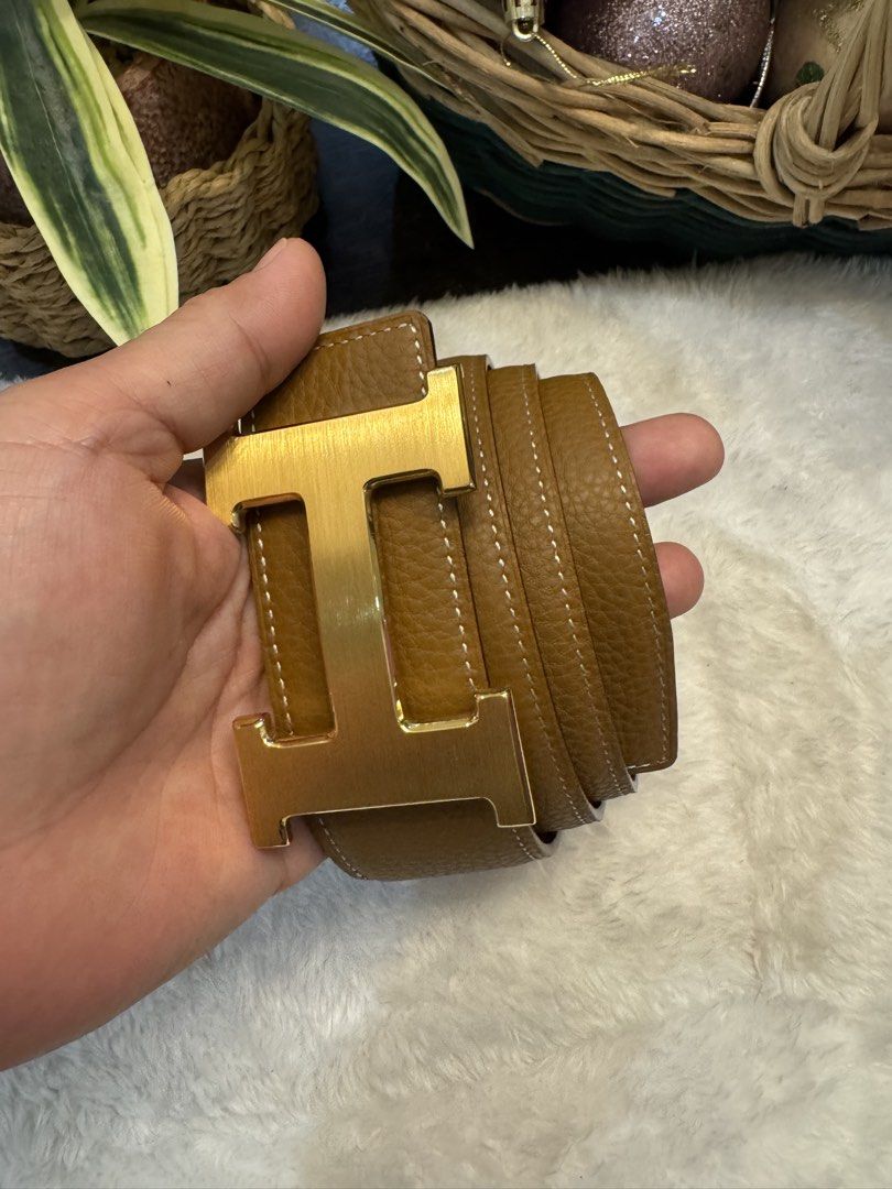 Hermes Oran reversible belt (Category: Luxury Accessories) located in Quezon City. Submitted by luxeluggagestation (Listing ID 1457329480, Image 2). Description: 💯% Authentic money back Selling for a friend Hermes Bicolor H buckle Reversible Can fit up to 39inch of waist .