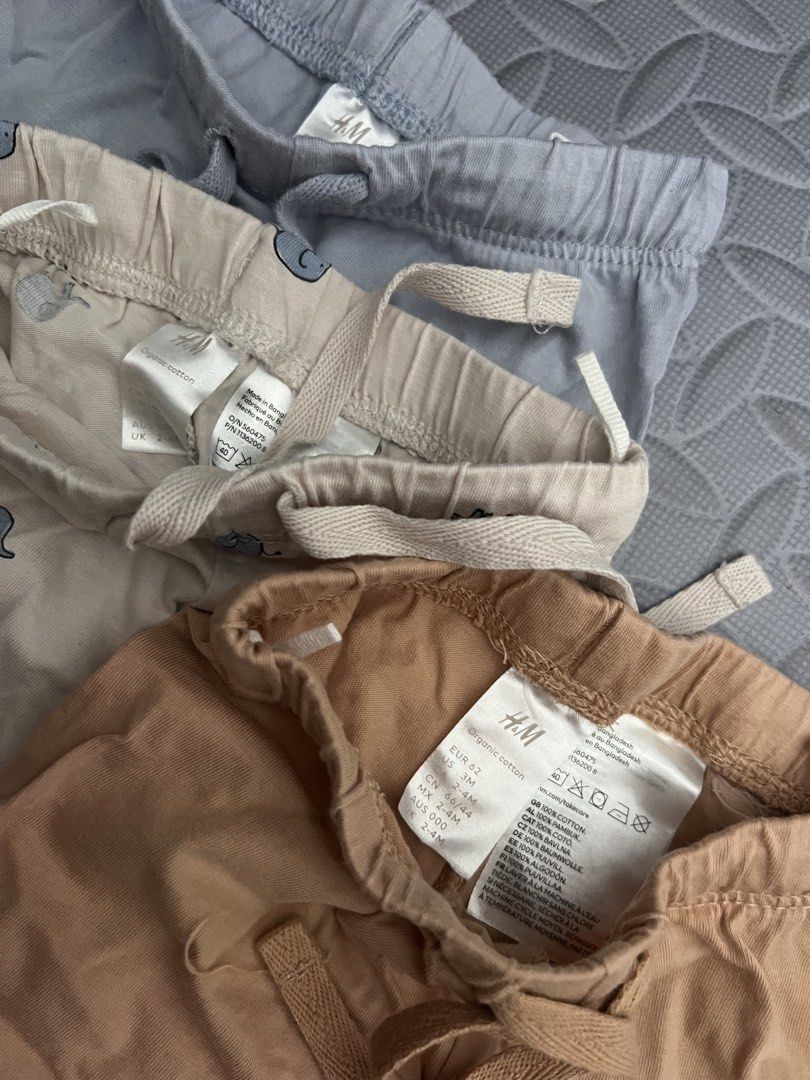 H&M Baby Trousers 2-4M (Category: Babies & Kids Fashion) located in Marikina City. Submitted by itsjaneee (Listing ID 1457188225, Image 2). Description: H&M Baby Trousers 3pcs 2-4 months Like new.