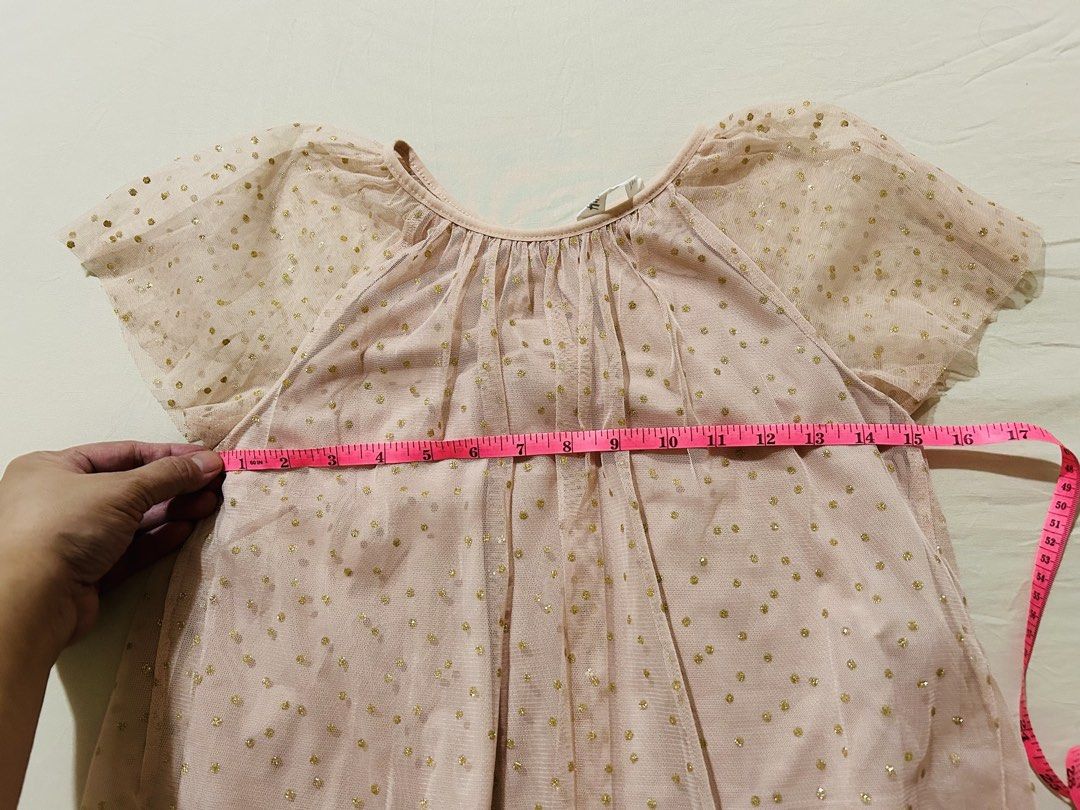 H&M kids dainty top (Category: Babies & Kids Fashion) located in Quezon City. Submitted by practicalnanay (Listing ID 1457304890, Image 3). Description: Decluttering my kids’ clothes SF c/o buyer Pickup location: Tandang Sora QC (landmark Sauyo HS).