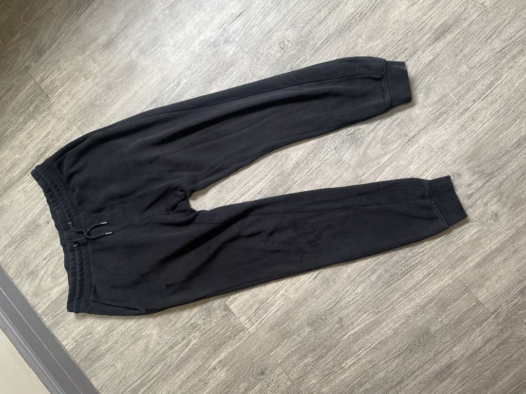 H&M SWEATPANTS (Category: Joggers) located in Caloocan City. Submitted by chapter_01 (Listing ID 1457192032, Image 3). Description: - Authentic - No issues, Slightly used only - Need wash only - Slim Fit Size: S to M - Negotiable.