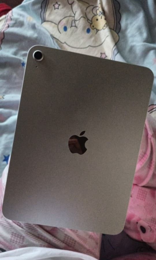 Ipad A16 128 GB (Category: iPad) located in Manila. Submitted by vastwater.cc910f (Listing ID 1457259840, Image 2). Description: IPAD (a16) 128b 100% bh / 14 cc only Warranty 'till July 2027 Clsu, Nueva Ecija Can deliver thru jnt.