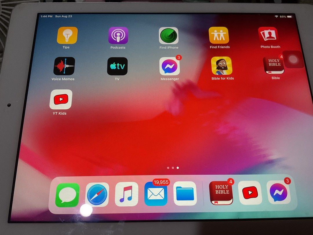 Ipad air 1st gen (Category: iPad) located in San Pedro. Submitted by whatandeverdelights (Listing ID 1457186331, Image 1). Description: 16gb Working Ios 12 Ipad air 1st gen No inclusions.