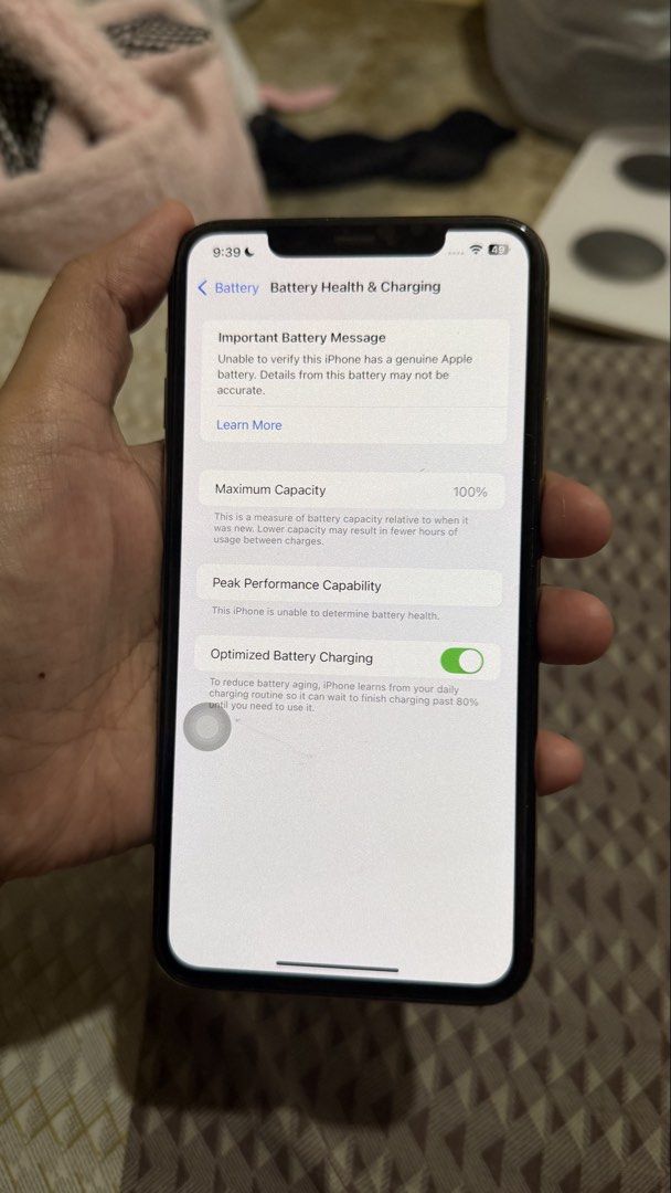 iPhone 11 PRO MAX 256gb (Category: iPhone 11 Series) located in Manila. Submitted by elianajr (Listing ID 1457279209, Image 2). Description: - globe locked to dati. Dko pa natry kung okay na sa ibang sim - may mga stains lang sa likod - replaced battery and lcd.