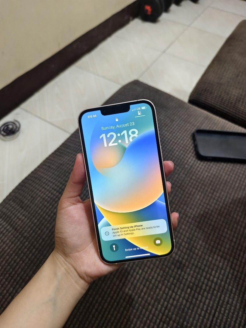 Iphone 13 128 GB - PINK (Category: iPhone 13 Series) located in Taguig. Submitted by laguertaleah (Listing ID 1457177139, Image 2). Description: Iphone 13 128 GB - PINK No Repair/Replacement history Working true tone & face ID Openline BH: 73% Issue: Dent lang sa lower part ng frame. P15.5K.